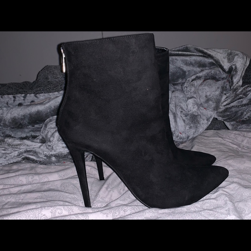 New sz. 12 Justfab heeled booties